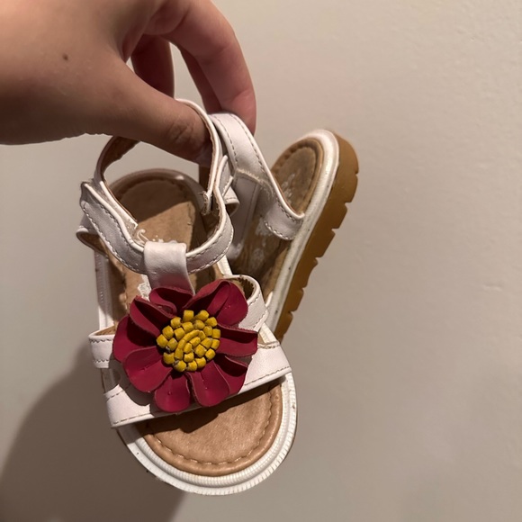 HUGE LOT of 16 pairs of baby girl shoes different sizes - Picture 7 of 14